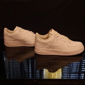 NIKE WOMENS AIR FORCE 1 '07 TRIPLE WHITE